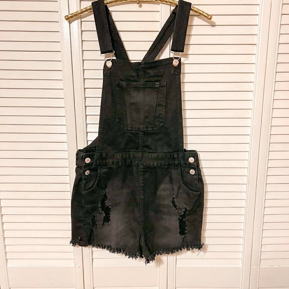 NWT! Distressed Short Overalls, Size Medium